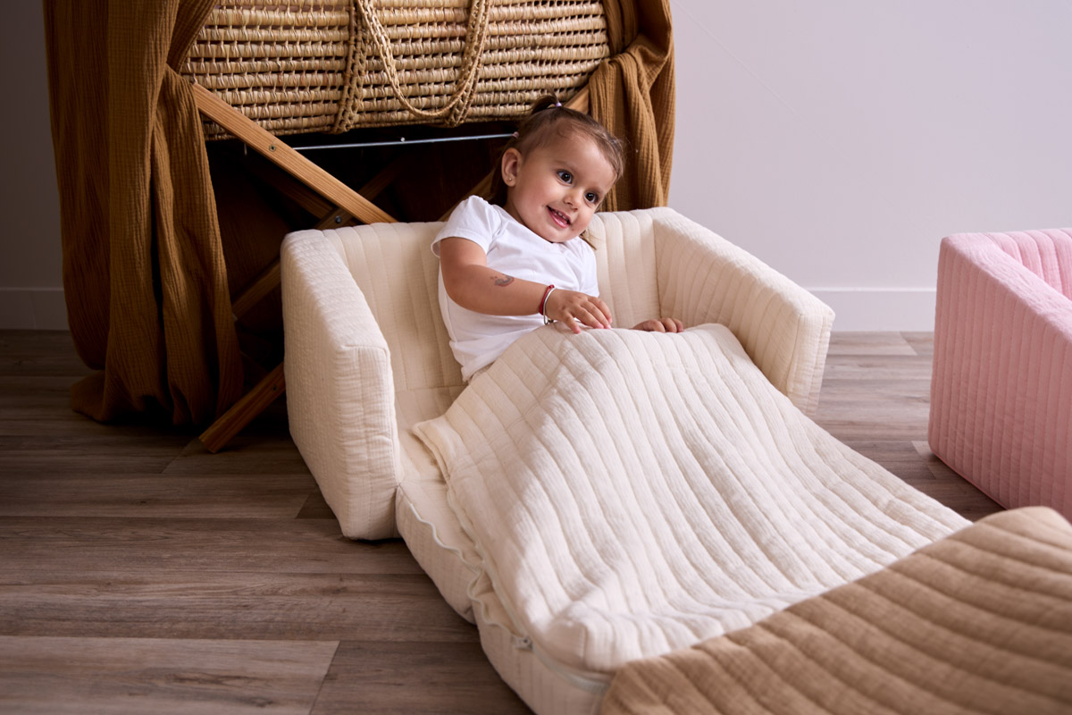 Snuggle fold-out kids' sofa with blanket (2-in-1) – sandy beige, Delsit - Image 6