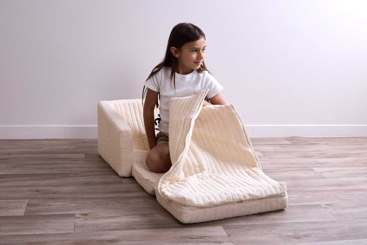 Snuggle fold-out kids' sofa with blanket (2-in-1) – sandy beige, Delsit - Image 5
