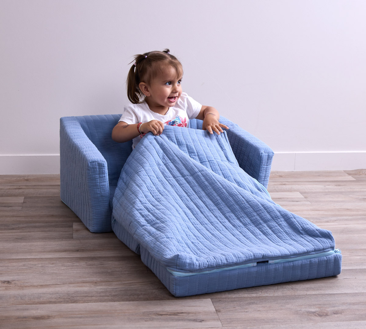 Snuggle fold-out kids' sofa with blanket (2-in-1) – ocean blue, Delsit - Image 5